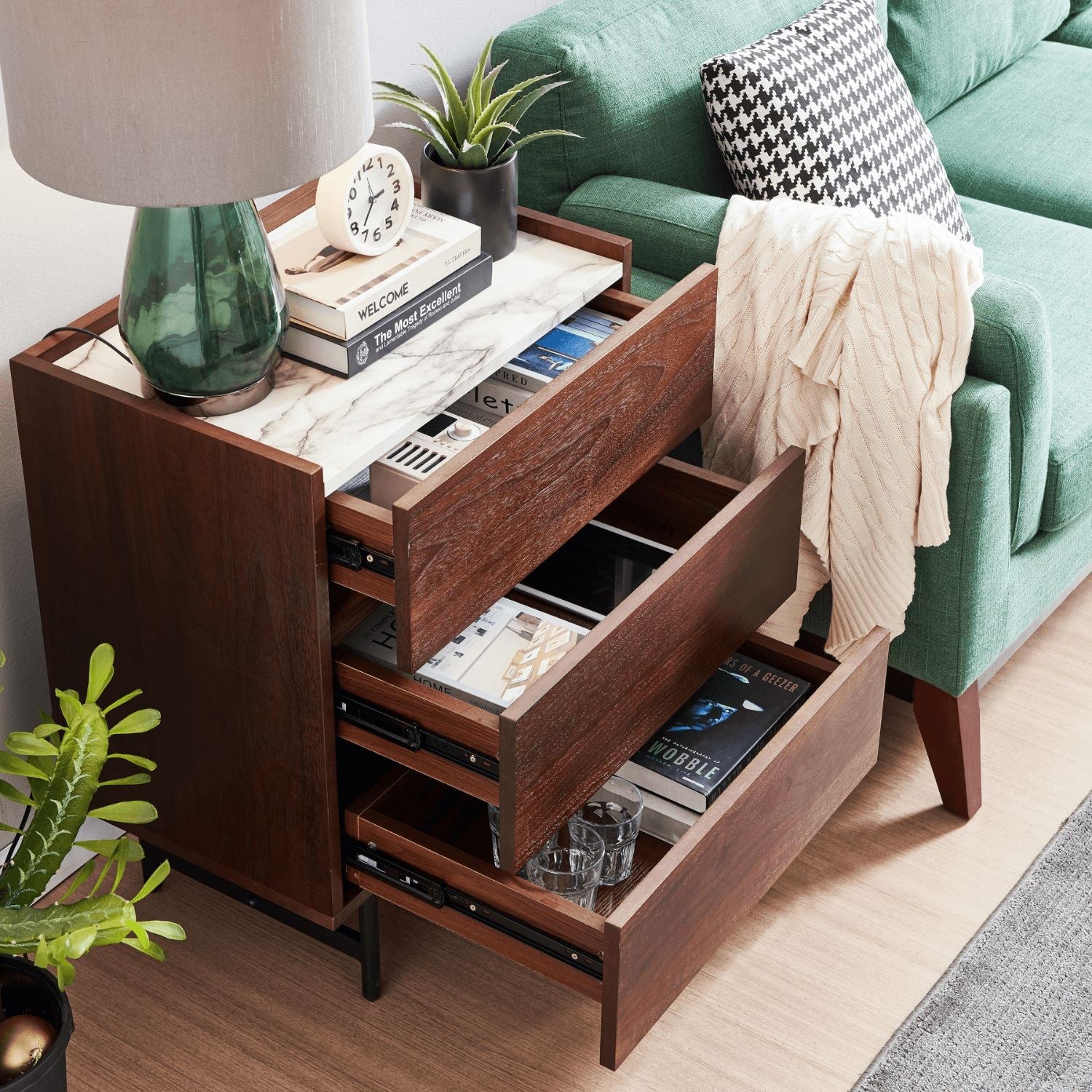 Valqee 3 Drawer Dresser - Valyou