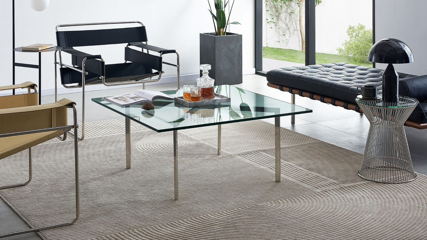 Design trends: Glass Top Coffee Tables in Contemporary Interiors