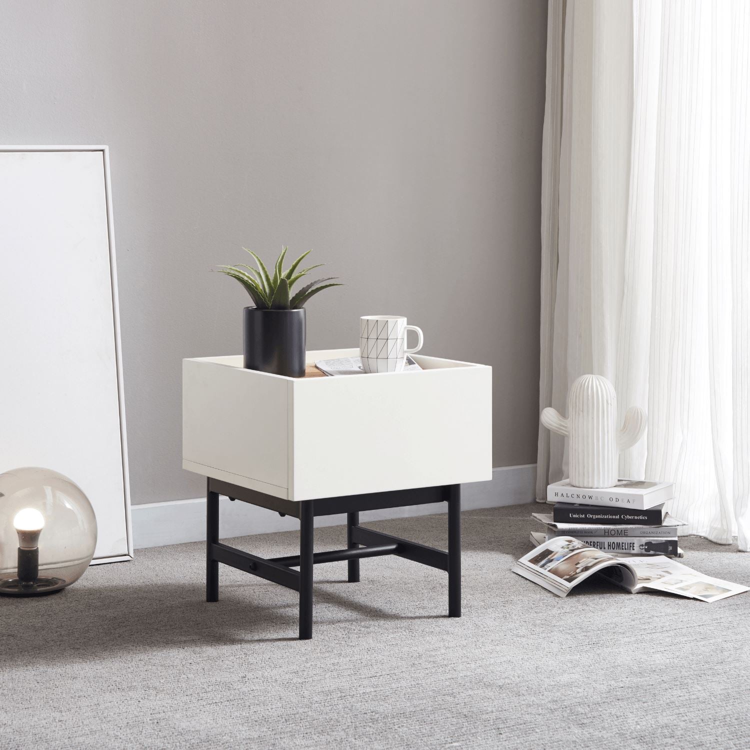Valqee Side Table